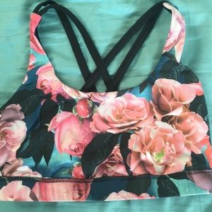 Lululemon free to be bra